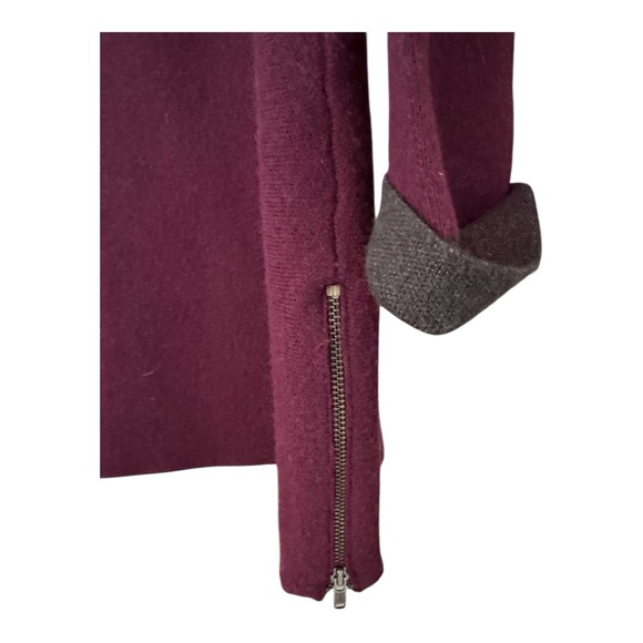 Nanette Lepore Plum Wool Sweater w Side Zippers and Navy Trimmed Sleeves Large - Picture 2 of 6